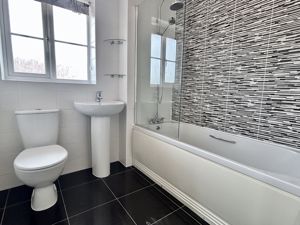 Family Bathroom- click for photo gallery